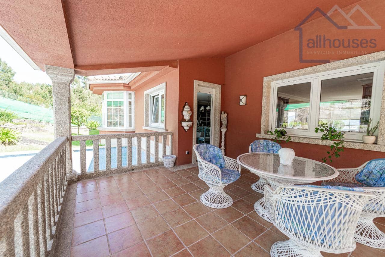 5 bedroom Villa for sale in Baiona with pool garage - € 998,000 (Ref: 9417278)