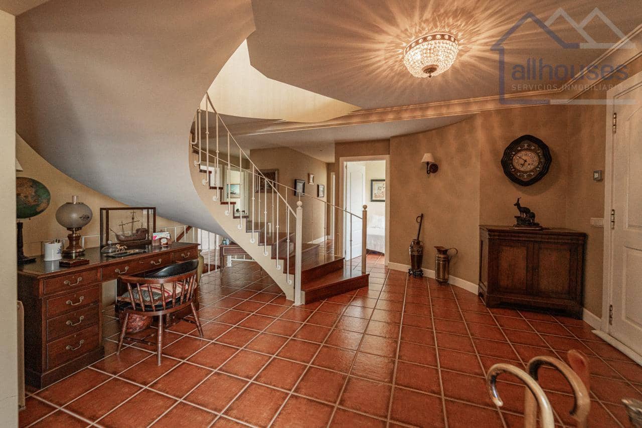 5 bedroom Villa for sale in Baiona with pool garage - € 998,000 (Ref: 9417278)