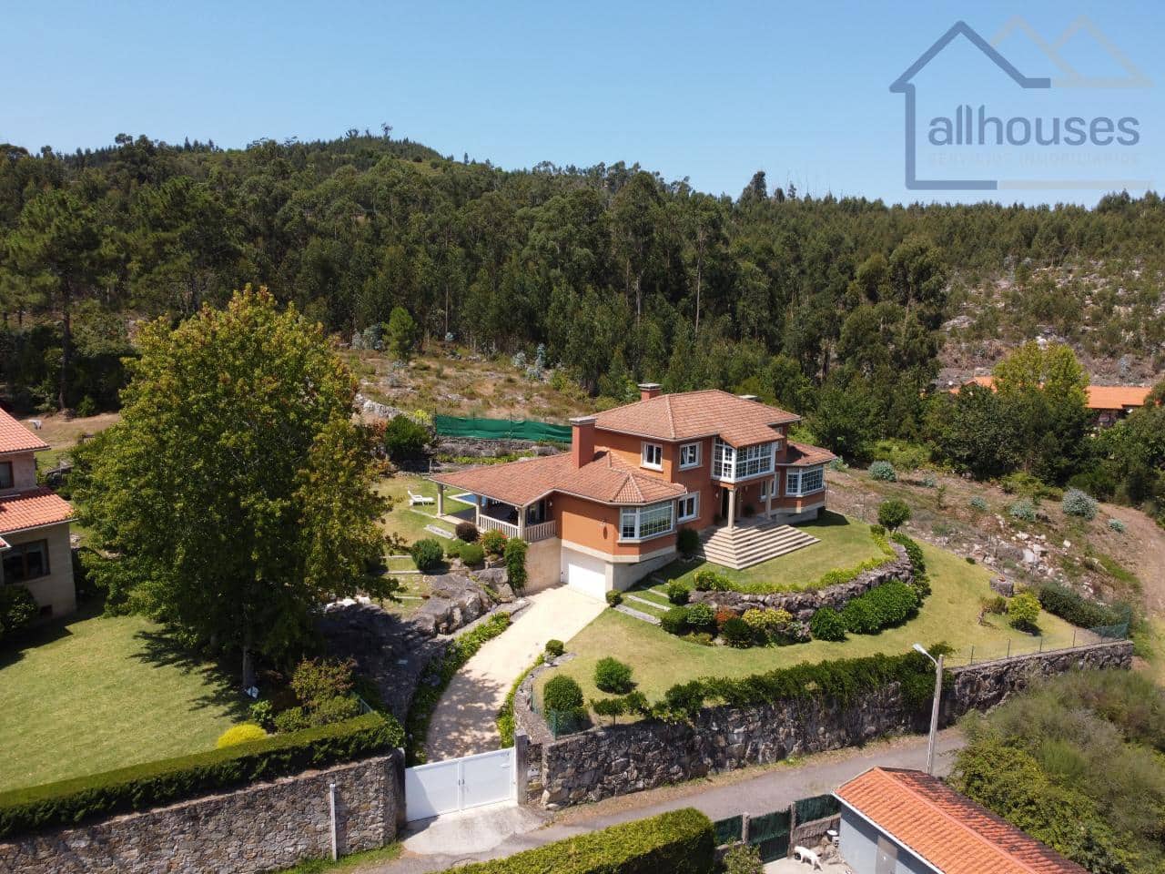 5 bedroom Villa for sale in Baiona with pool garage - € 998,000 (Ref: 9417278)