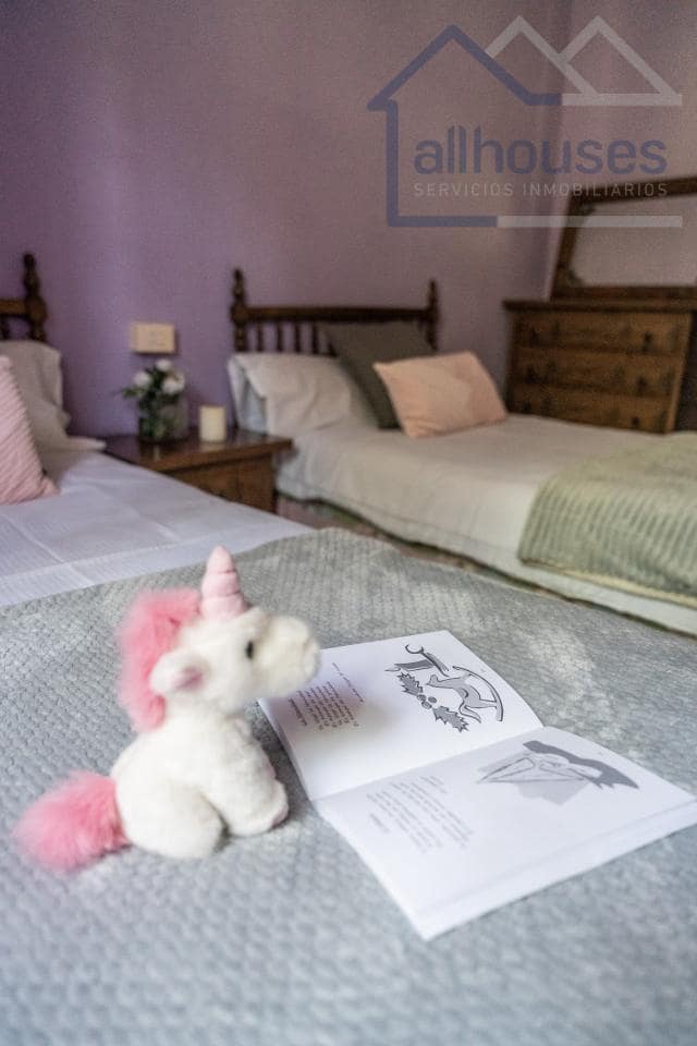 5 bedroom Finca/Country House for sale in Carballeda de Avia - € 249,000 (Ref: 9417279)