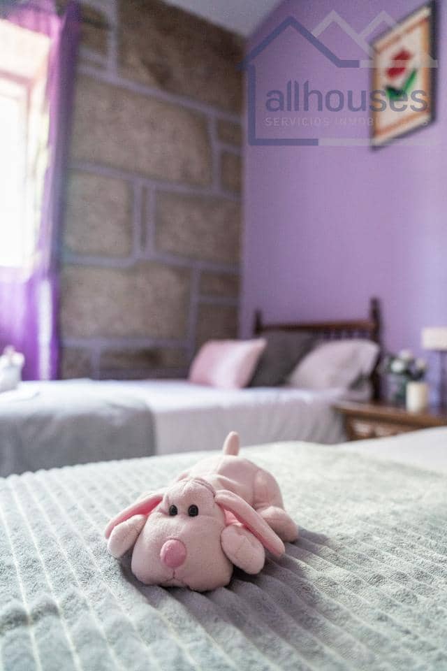 5 bedroom Finca/Country House for sale in Carballeda de Avia - € 249,000 (Ref: 9417279)