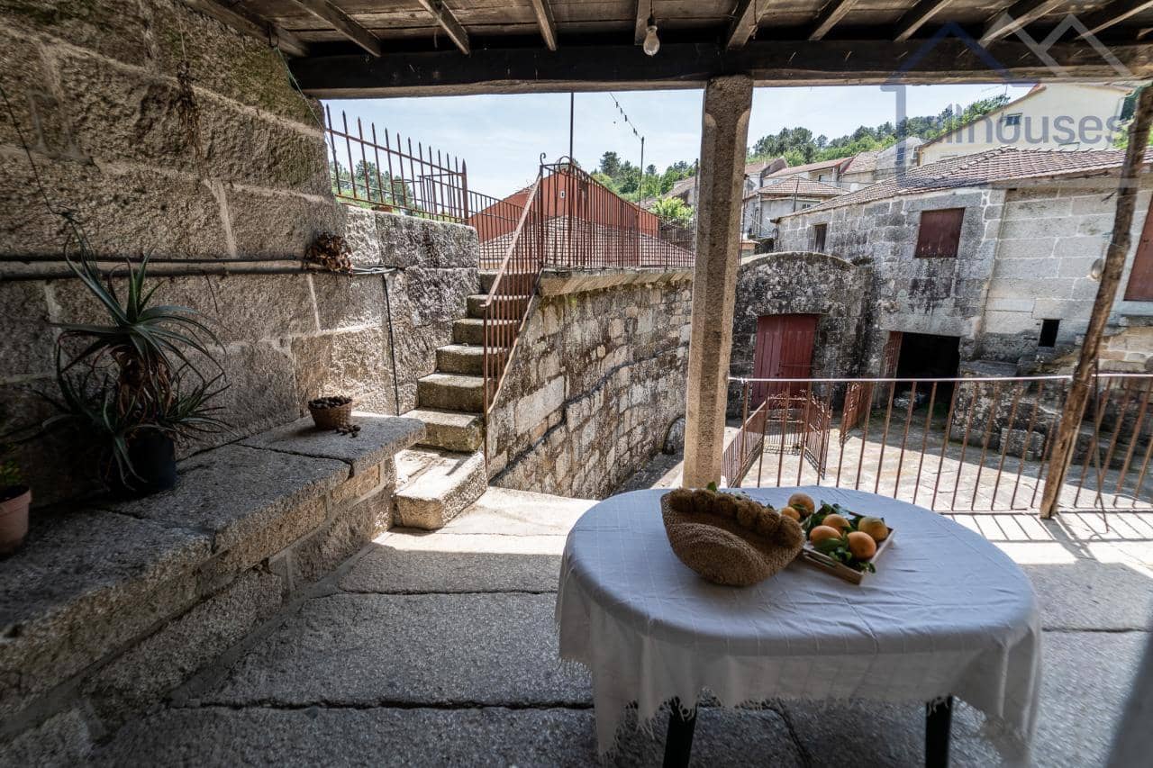 5 bedroom Finca/Country House for sale in Carballeda de Avia - € 249,000 (Ref: 9417279)