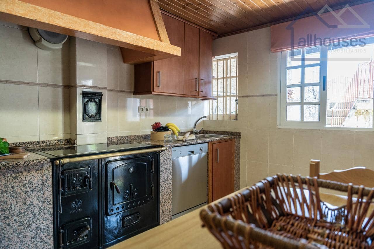 5 bedroom Finca/Country House for sale in Carballeda de Avia - € 249,000 (Ref: 9417279)