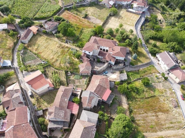 5 bedroom Finca/Country House for sale in Carballeda de Avia - € 249,000 (Ref: 9417279)