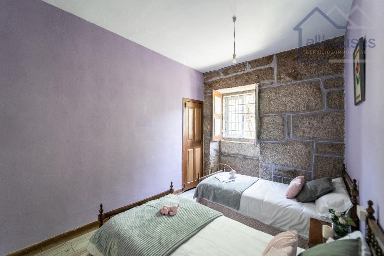 5 bedroom Finca/Country House for sale in Carballeda de Avia - € 249,000 (Ref: 9417279)