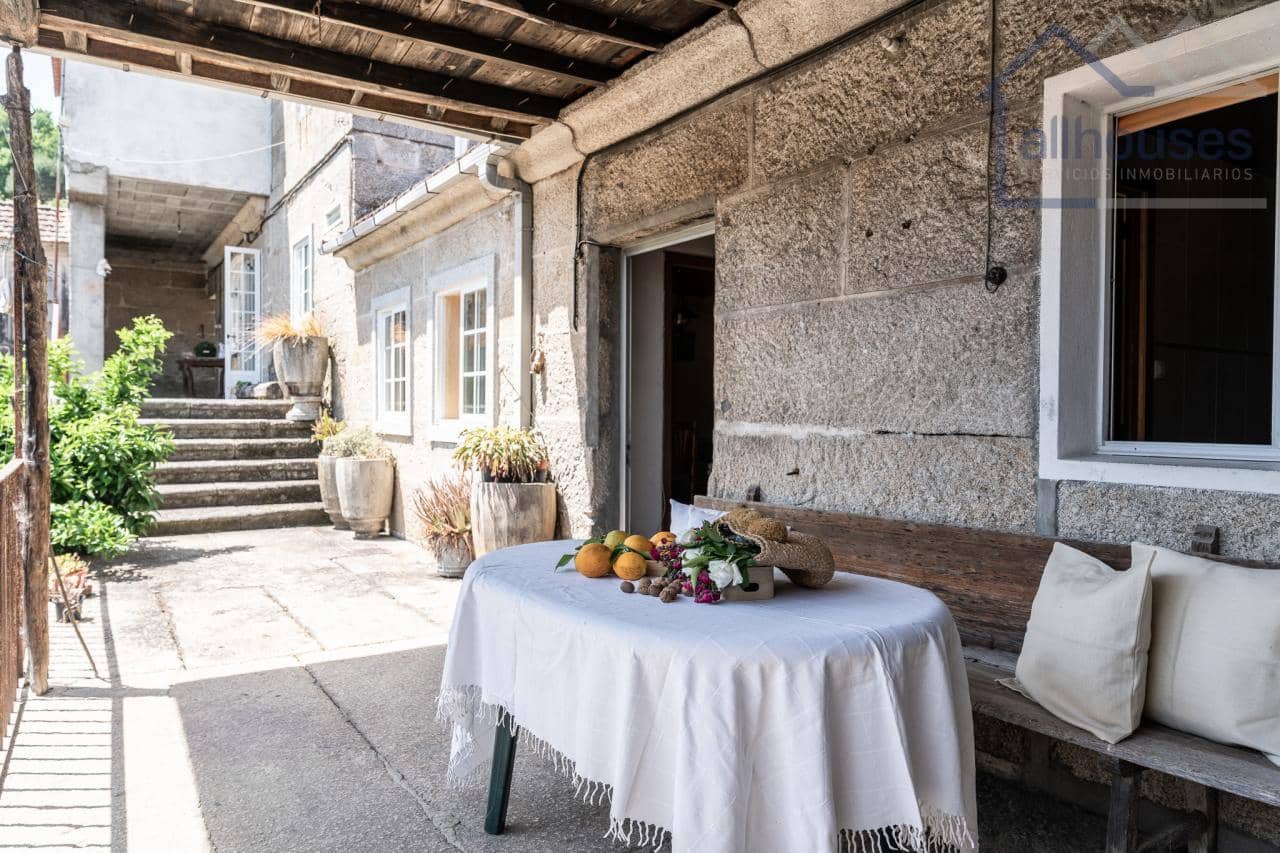 5 bedroom Finca/Country House for sale in Carballeda de Avia - € 249,000 (Ref: 9417279)