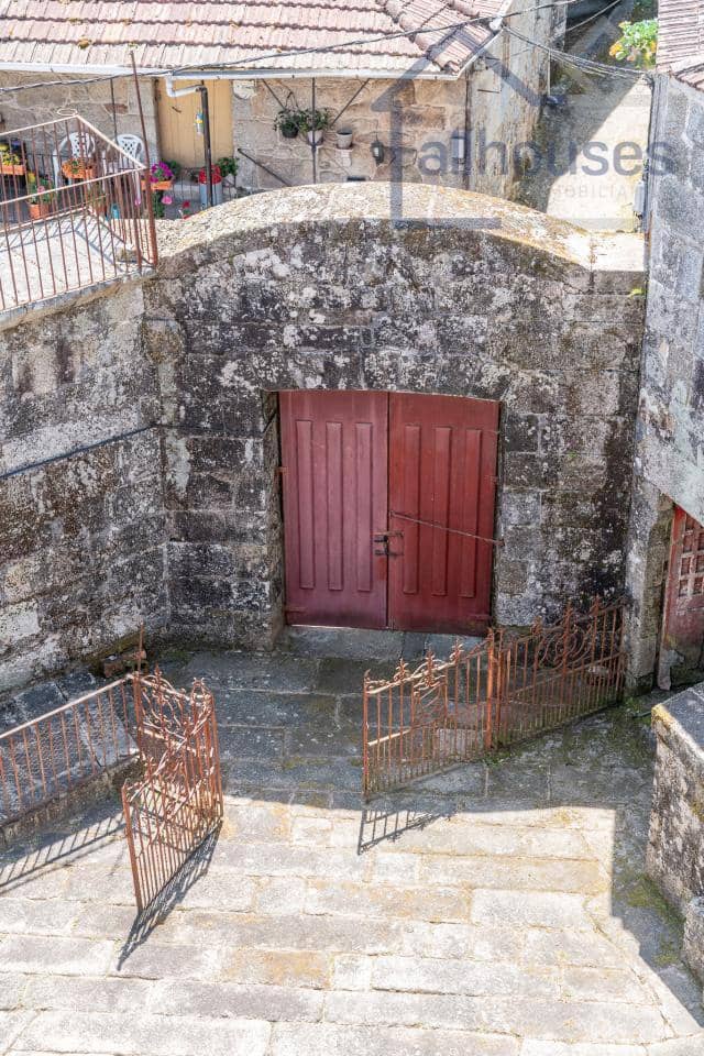 5 bedroom Finca/Country House for sale in Carballeda de Avia - € 249,000 (Ref: 9417279)