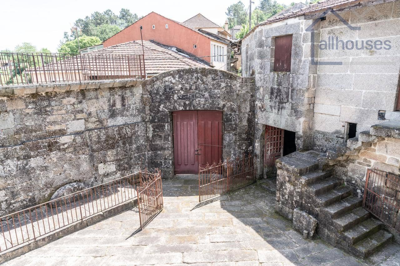 5 bedroom Finca/Country House for sale in Carballeda de Avia - € 249,000 (Ref: 9417279)