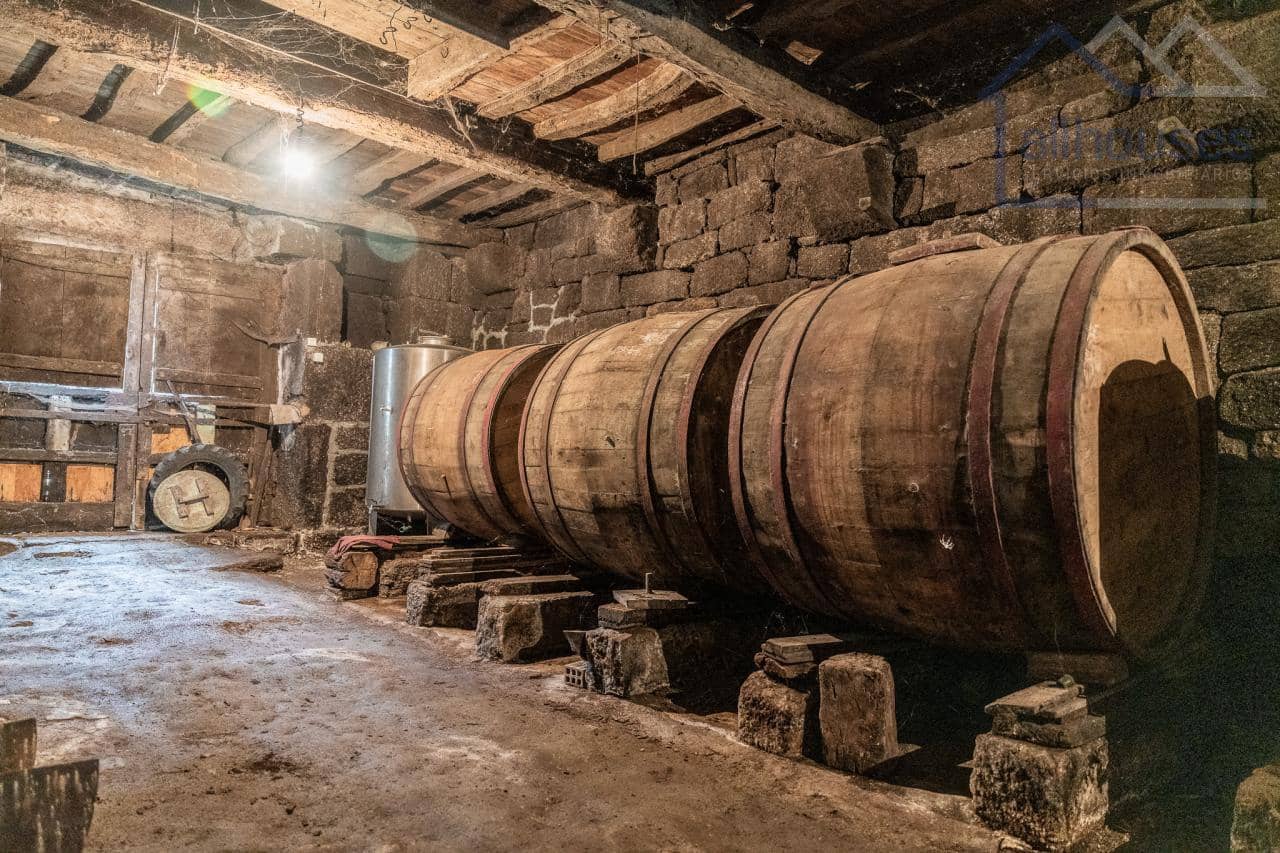 5 bedroom Finca/Country House for sale in Carballeda de Avia - € 249,000 (Ref: 9417279)