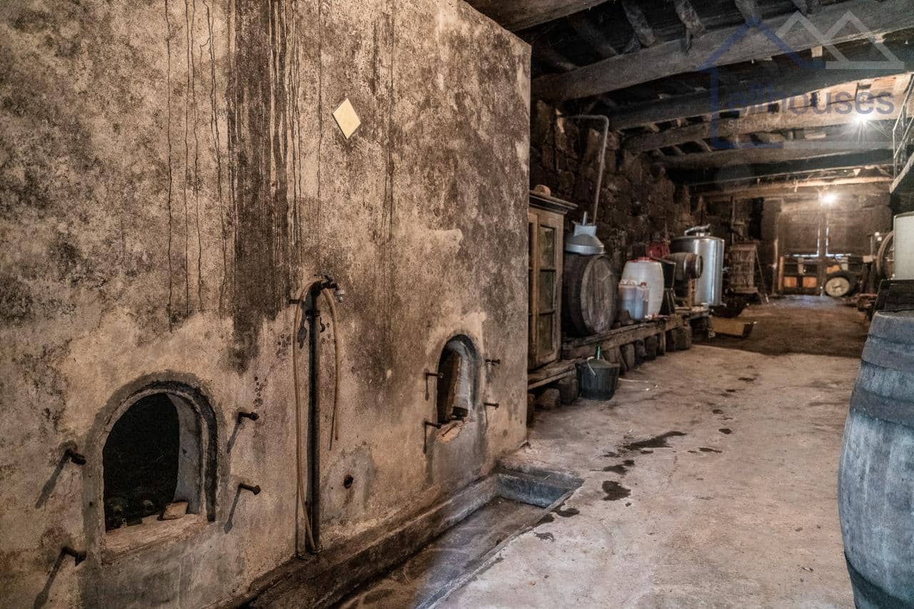 5 bedroom Finca/Country House for sale in Carballeda de Avia - € 249,000 (Ref: 9417279)