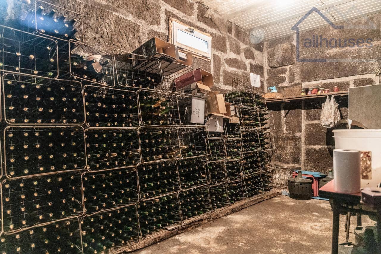 5 bedroom Finca/Country House for sale in Carballeda de Avia - € 249,000 (Ref: 9417279)