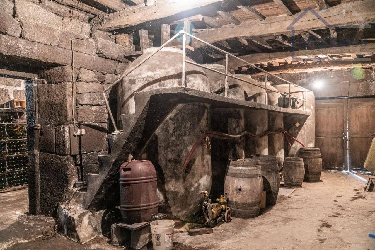 5 bedroom Finca/Country House for sale in Carballeda de Avia - € 249,000 (Ref: 9417279)