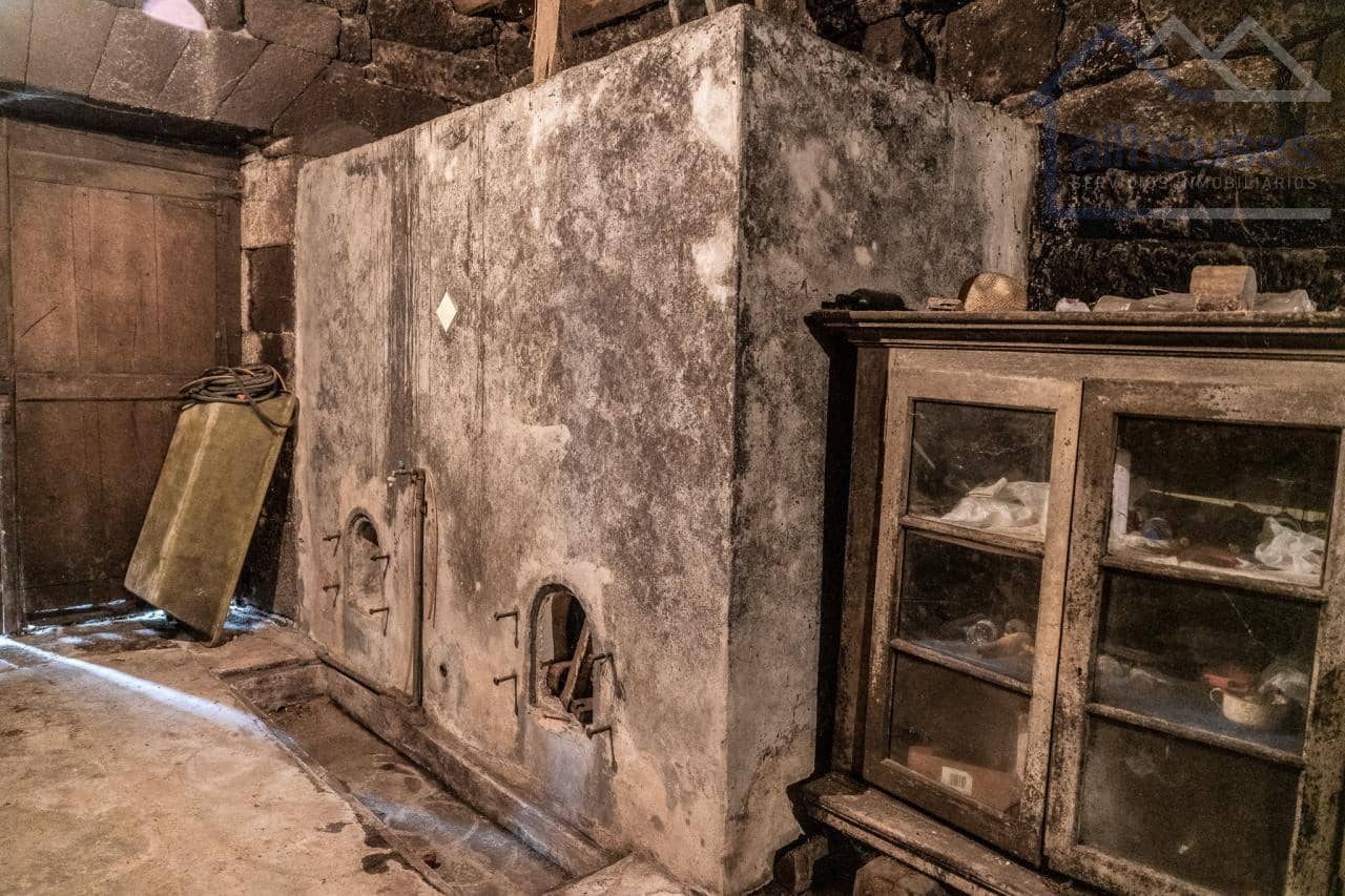 5 bedroom Finca/Country House for sale in Carballeda de Avia - € 249,000 (Ref: 9417279)