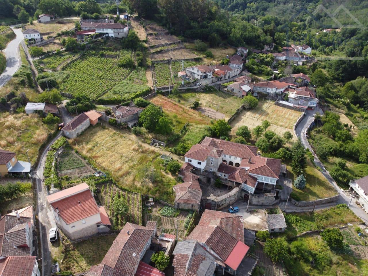 5 bedroom Finca/Country House for sale in Carballeda de Avia - € 249,000 (Ref: 9417279)