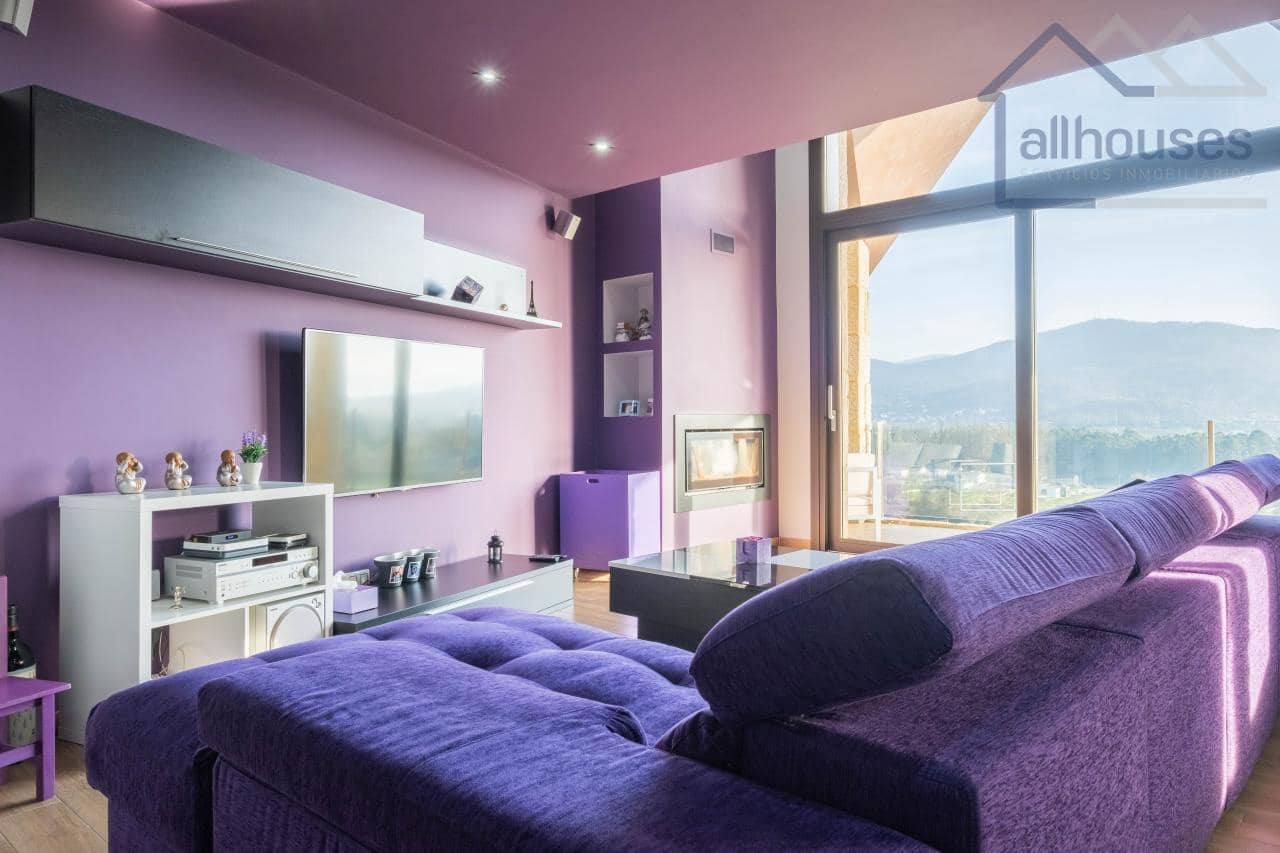 4 bedroom Villa for sale in Tui with pool garage - € 590,000 (Ref: 9417280)