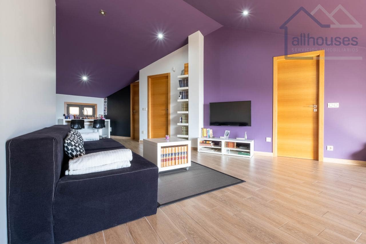 4 bedroom Villa for sale in Tui with pool garage - € 590,000 (Ref: 9417280)