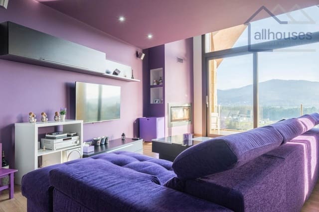 4 sypialnia Willa na sprzedaż w Tui z basenem garażem - 590 000 € (Ref: 9417280)