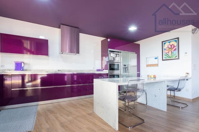 4 sypialnia Willa na sprzedaż w Tui z basenem garażem - 590 000 € (Ref: 9417280)