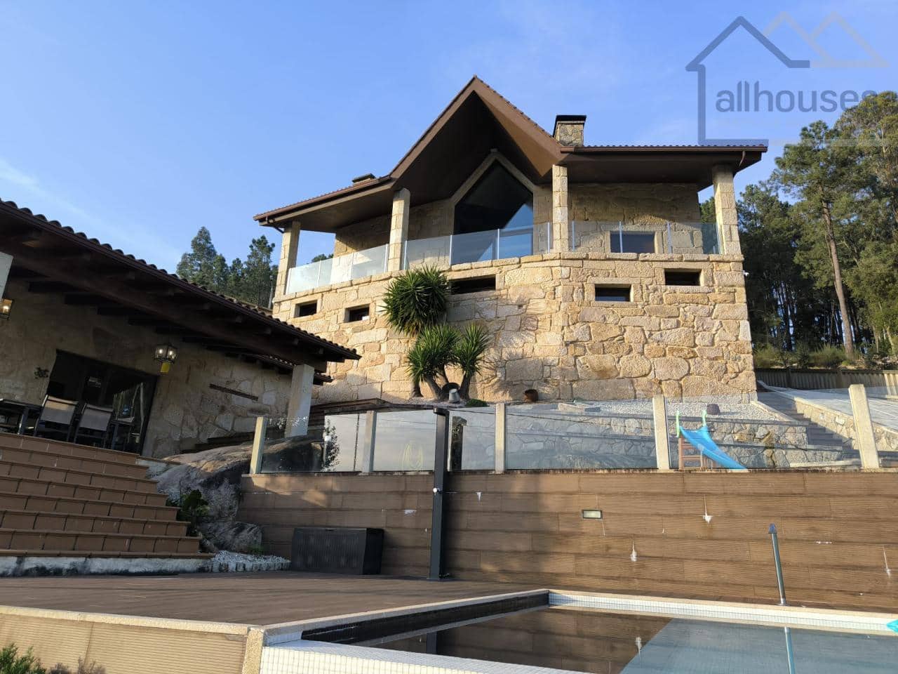 4 bedroom Villa for sale in Tui with pool garage - € 590,000 (Ref: 9417280)