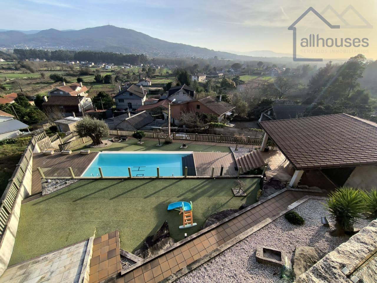 4 bedroom Villa for sale in Tui with pool garage - € 590,000 (Ref: 9417280)