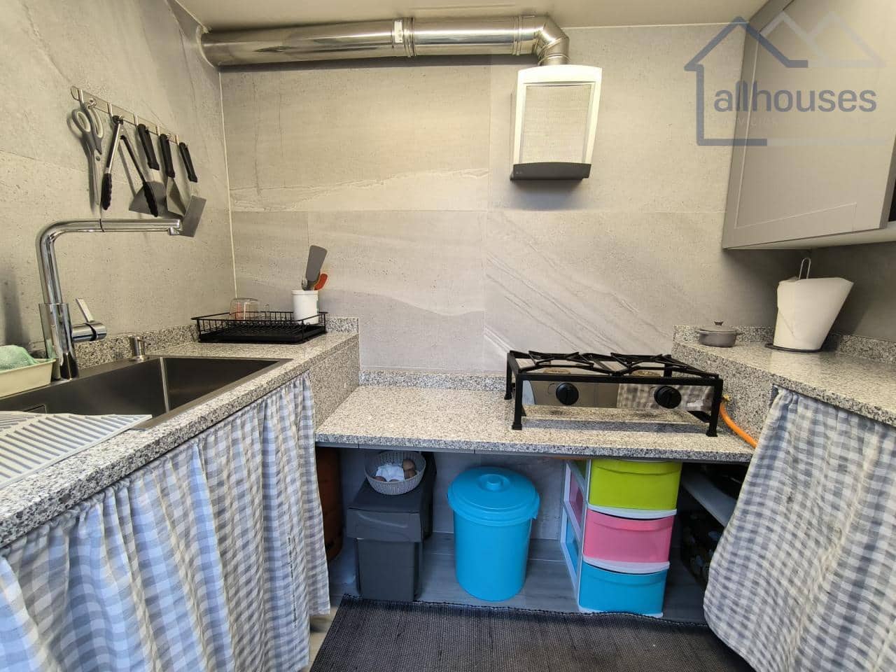 4 bedroom Villa for sale in Tui with pool garage - € 590,000 (Ref: 9417280)