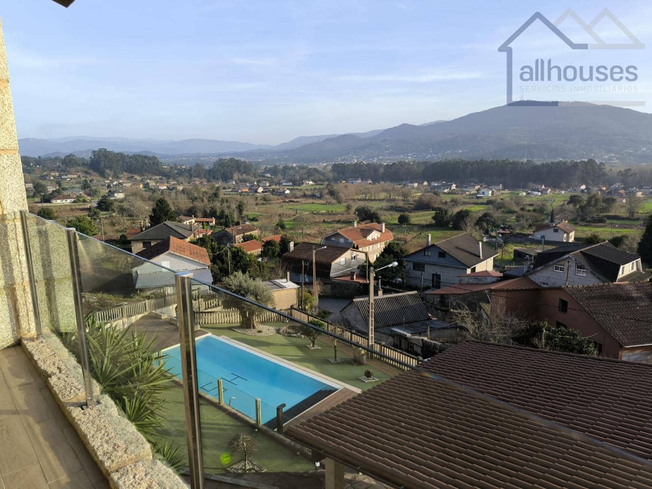 4 bedroom Villa for sale in Tui with pool garage - € 590,000 (Ref: 9417280)