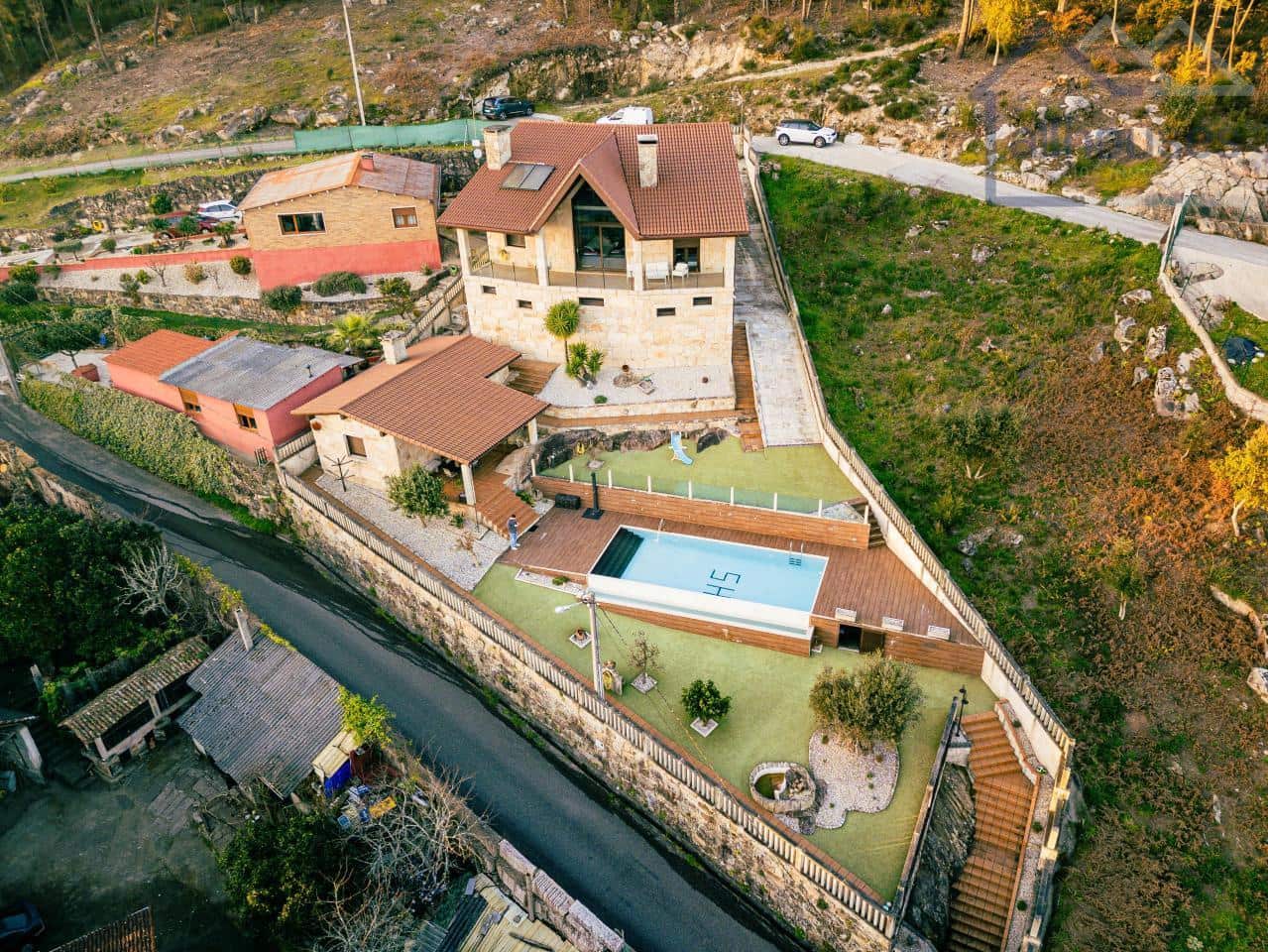 4 bedroom Villa for sale in Tui with pool garage - € 590,000 (Ref: 9417280)