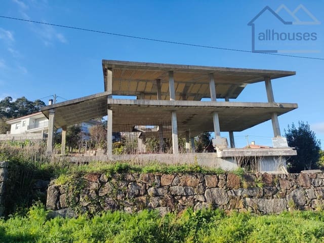 Chalet de 4 habitaciones en O Rosal en venta con garaje - 70.000 € (Ref: 9417282)