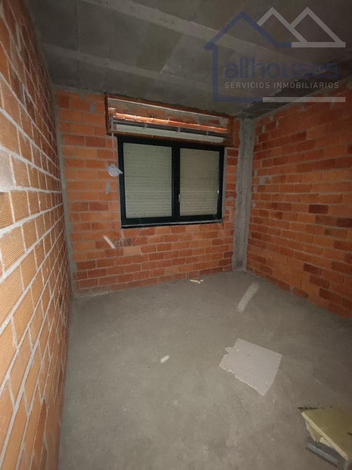 3 bedroom Townhouse for sale in O Rosal with garage - € 83,000 (Ref: 9417284)