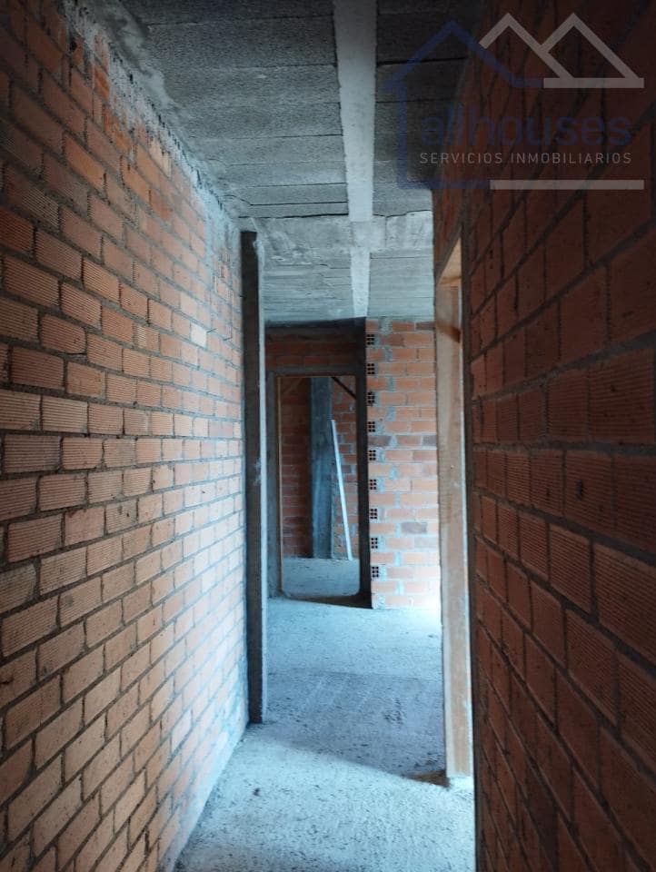 3 bedroom Townhouse for sale in O Rosal with garage - € 83,000 (Ref: 9417284)