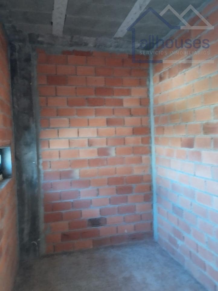 3 bedroom Townhouse for sale in O Rosal with garage - € 83,000 (Ref: 9417284)