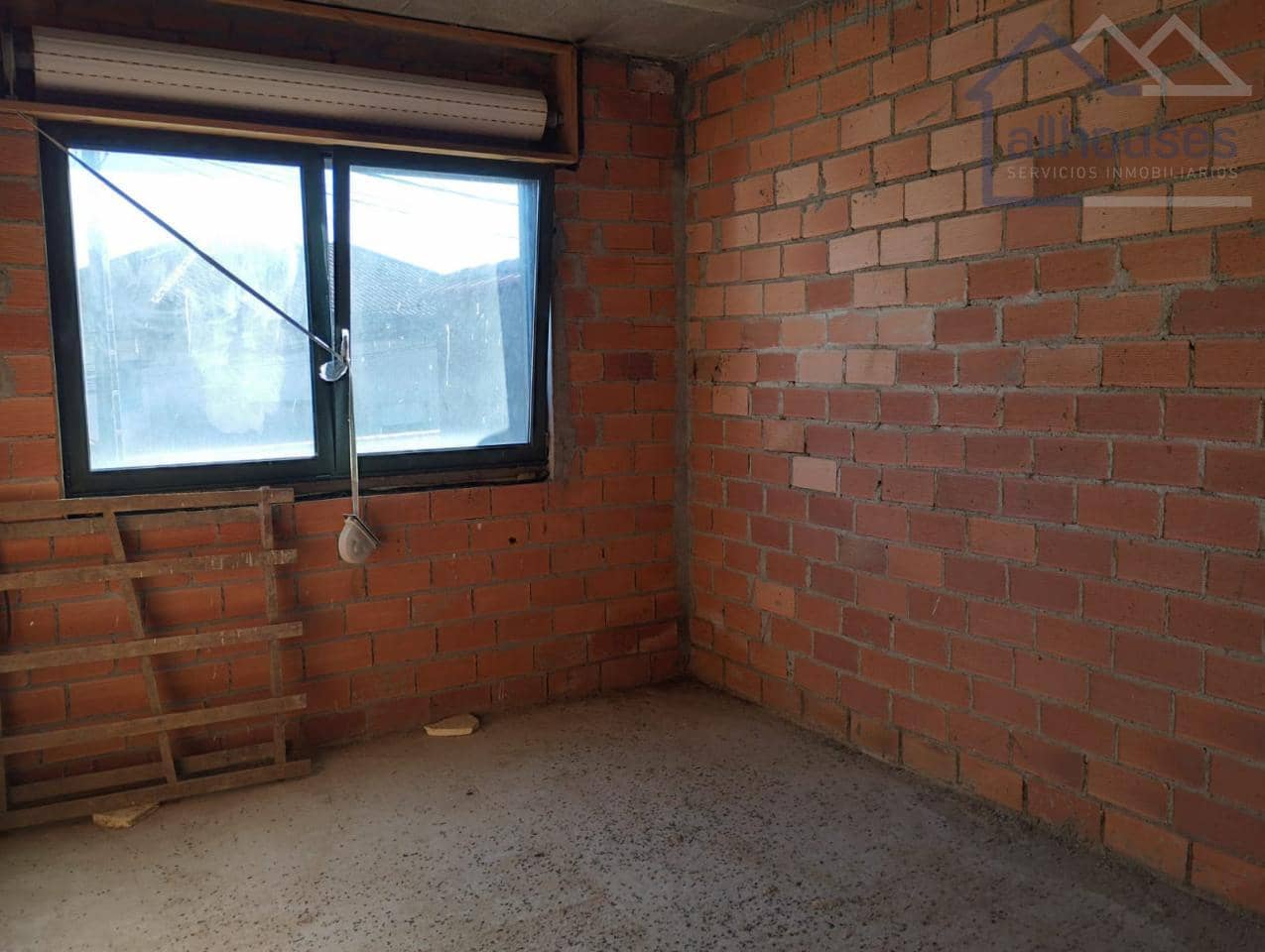 3 bedroom Townhouse for sale in O Rosal with garage - € 83,000 (Ref: 9417284)