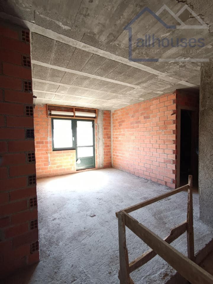 3 bedroom Townhouse for sale in O Rosal with garage - € 83,000 (Ref: 9417284)