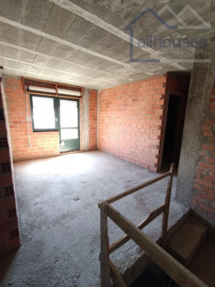 3 bedroom Townhouse for sale in O Rosal with garage - € 83,000 (Ref: 9417284)