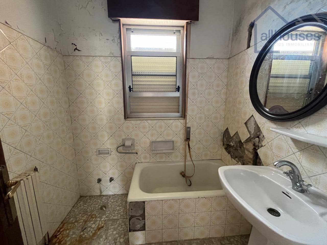 5 soveværelse Byhus til salg i A Guarda - € 140.000 (Ref: 9417286)