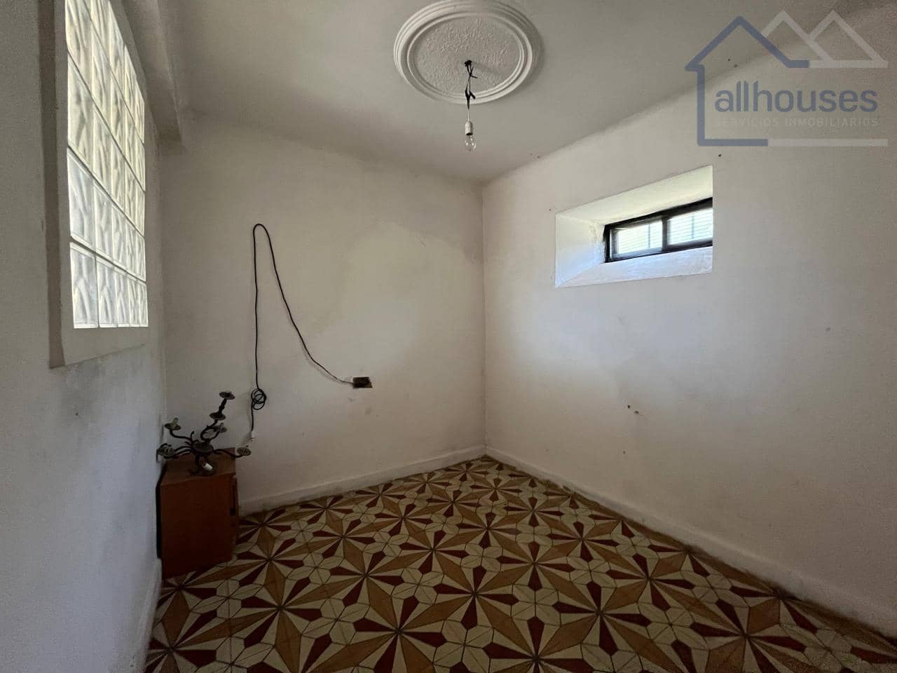 5 soveværelse Byhus til salg i A Guarda - € 140.000 (Ref: 9417286)