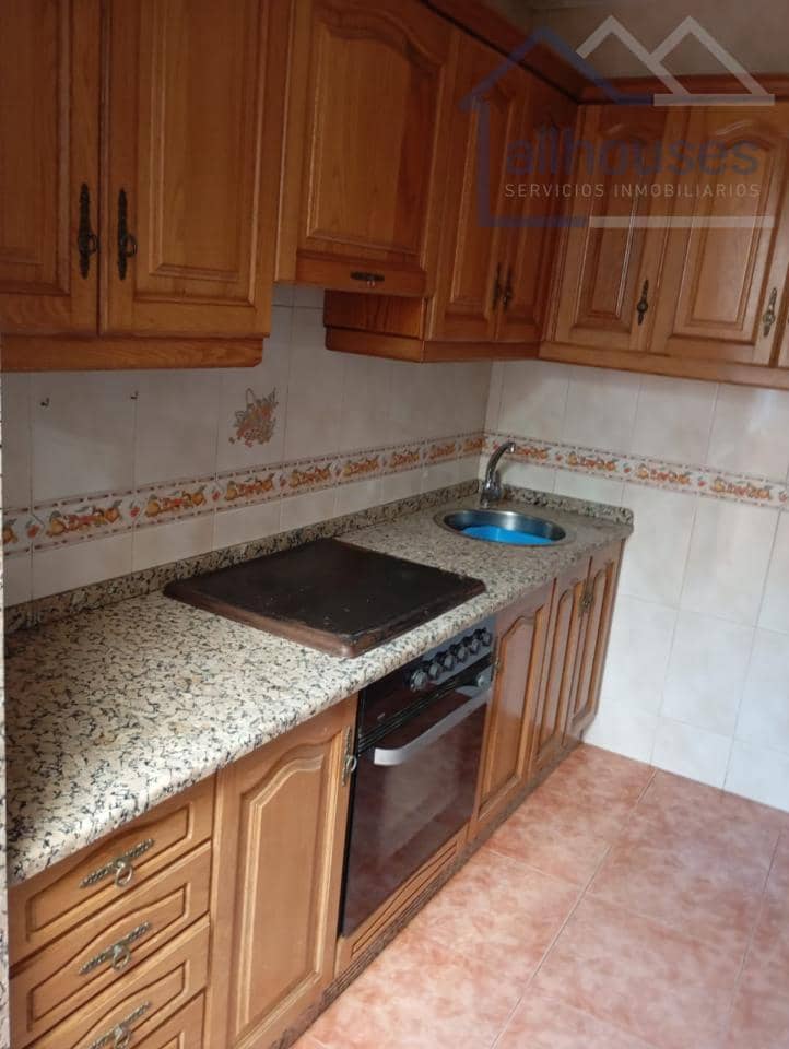 6 bedroom Townhouse for sale in A Guarda with garage - € 140,000 (Ref: 9417288)