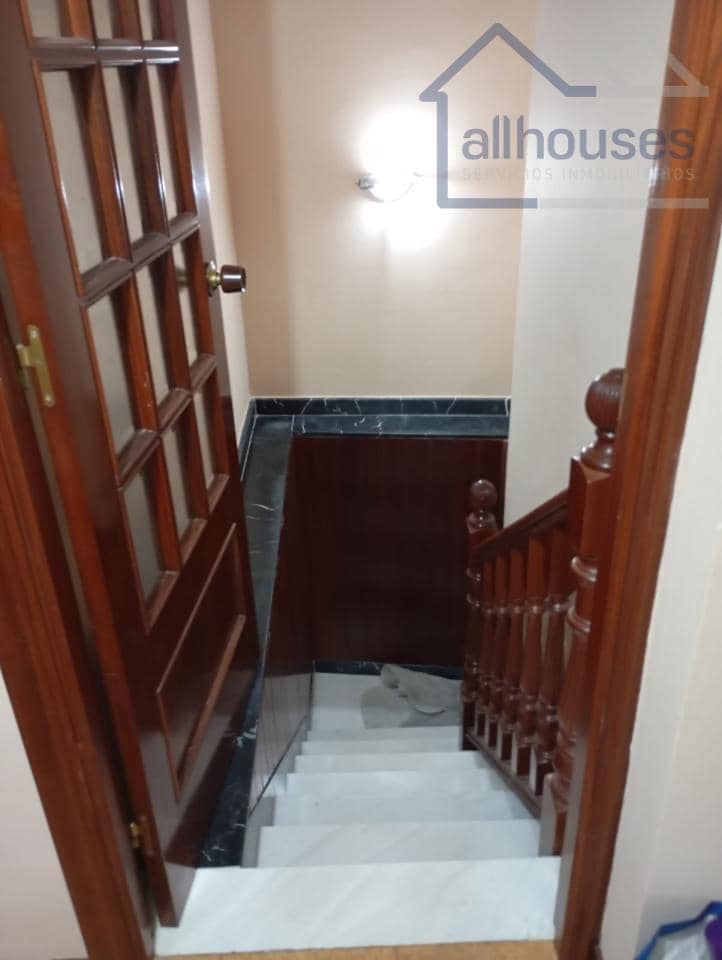 6 bedroom Townhouse for sale in A Guarda with garage - € 140,000 (Ref: 9417288)