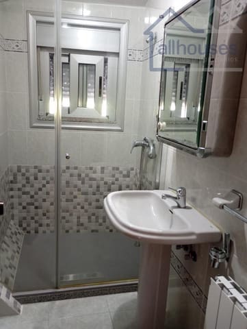 6 bedroom Townhouse for sale in A Guarda with garage - € 140,000 (Ref: 9417288)