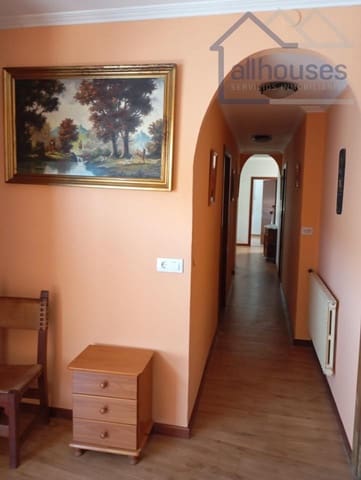 6 bedroom Townhouse for sale in A Guarda with garage - € 140,000 (Ref: 9417288)