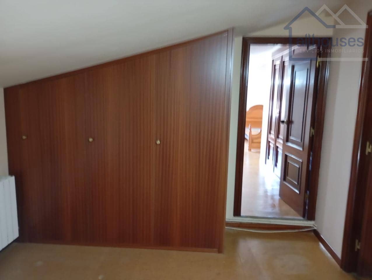 6 bedroom Townhouse for sale in A Guarda with garage - € 140,000 (Ref: 9417288)