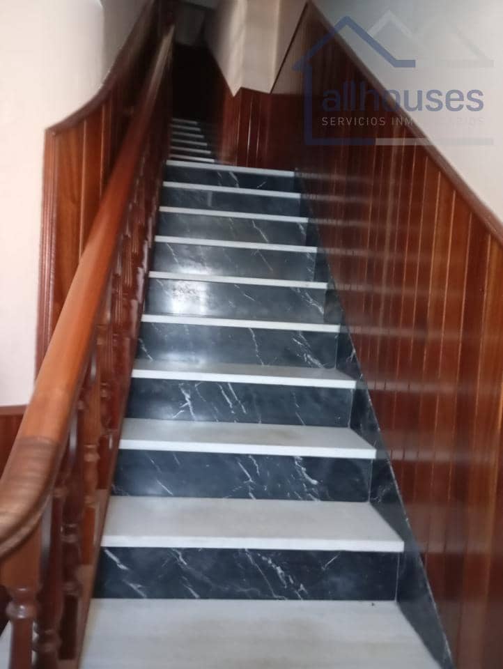 6 bedroom Townhouse for sale in A Guarda with garage - € 140,000 (Ref: 9417288)