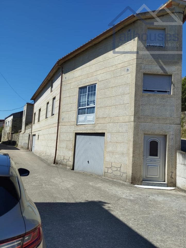 6 bedroom Townhouse for sale in A Guarda with garage - € 140,000 (Ref: 9417288)