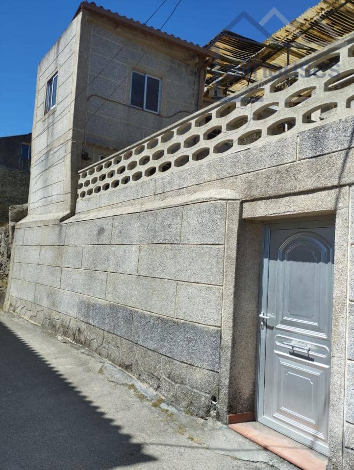 6 bedroom Townhouse for sale in A Guarda with garage - € 140,000 (Ref: 9417288)