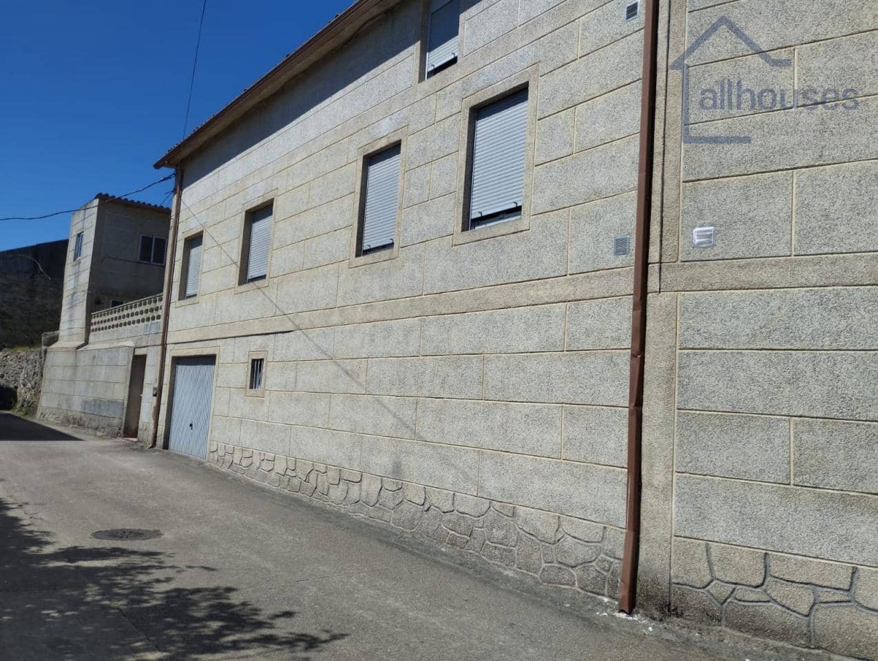 6 bedroom Townhouse for sale in A Guarda with garage - € 140,000 (Ref: 9417288)