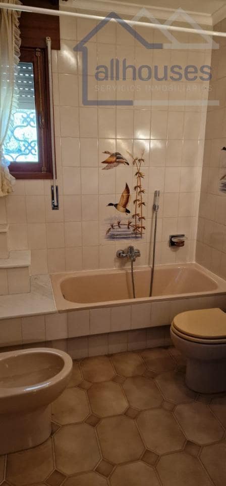 4 bedroom Townhouse for sale in A Guarda with garage - € 300,000 (Ref: 9417289)