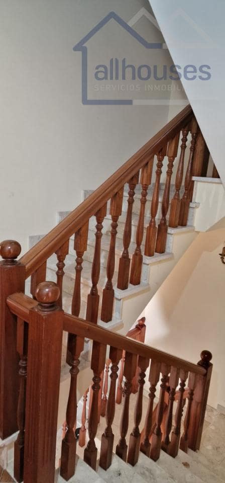 4 bedroom Townhouse for sale in A Guarda with garage - € 300,000 (Ref: 9417289)