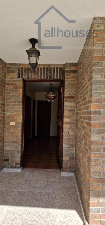 4 bedroom Townhouse for sale in A Guarda with garage - € 300,000 (Ref: 9417289)