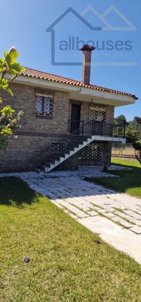 4 bedroom Townhouse for sale in A Guarda with garage - € 300,000 (Ref: 9417289)