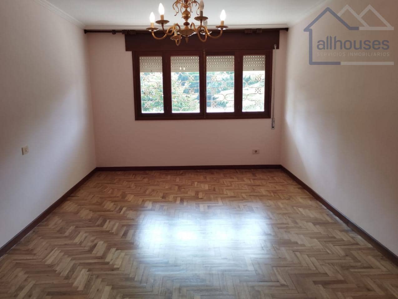 4 bedroom Townhouse for sale in A Guarda with garage - € 300,000 (Ref: 9417289)